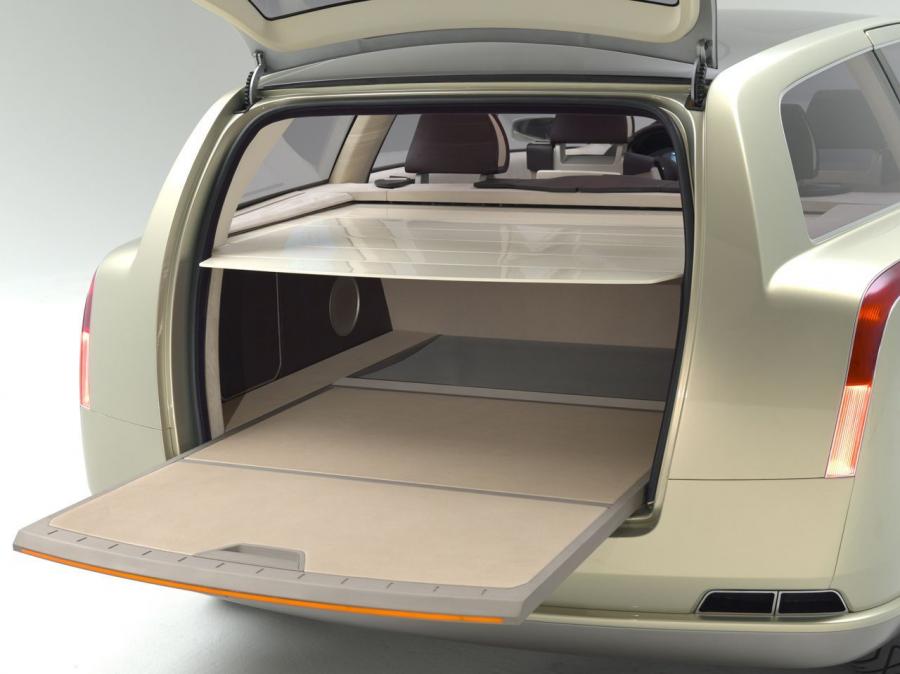  Volvo Versatility Concept Car 2003 года  (фото 23 из 31)